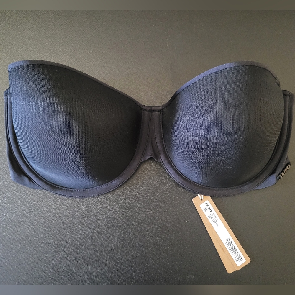 Skims Weightless Strapless Bra